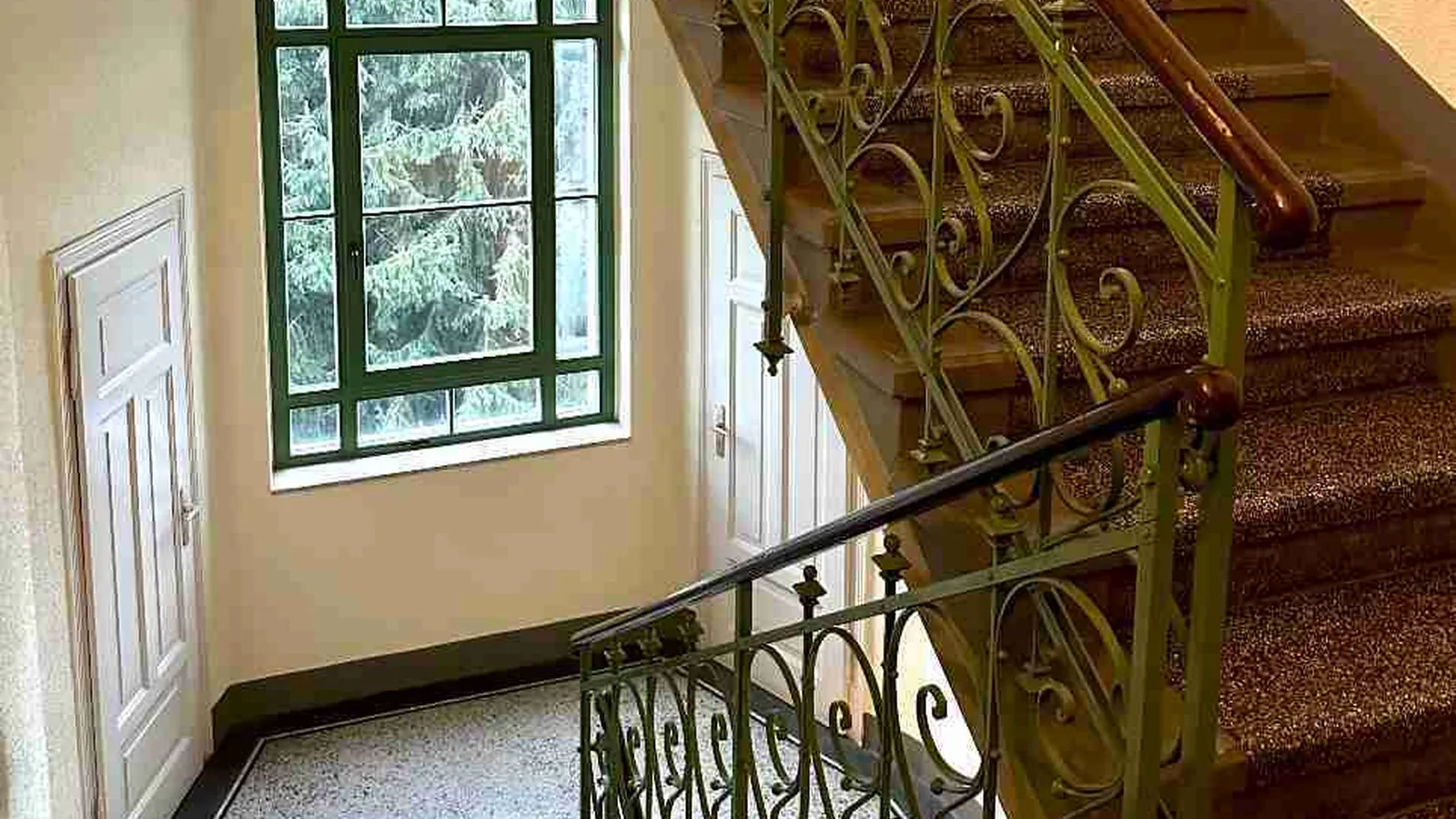 Charmante 3-Zimmer-Eigentumswohnung im denkmalgeschützten Altbau