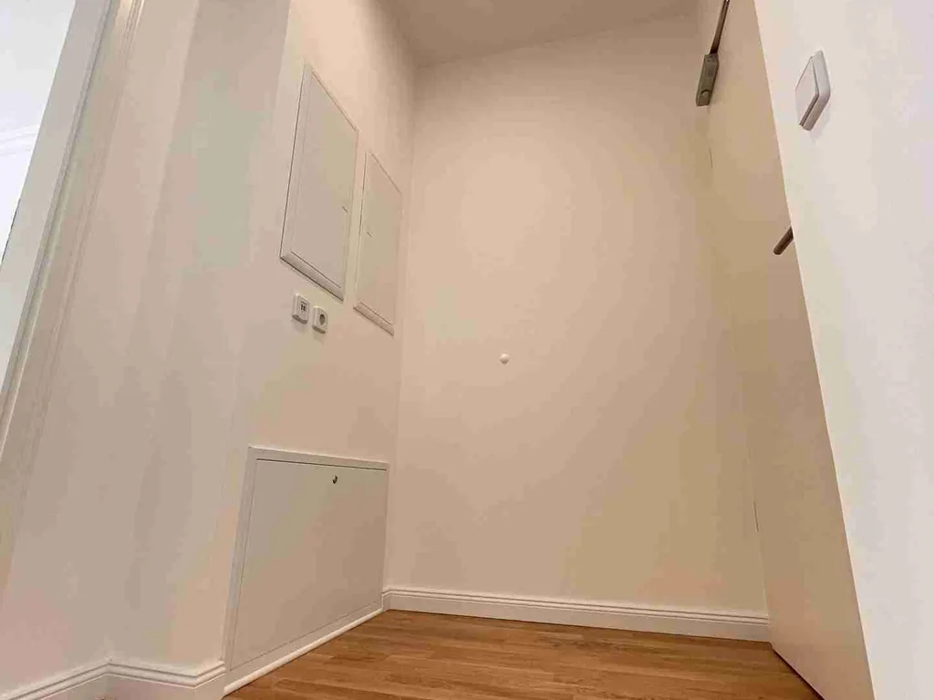 Erstbezug nach Sanierung: Top Wohnung mit Balkon, Fußbodenheizung und Parkettboden