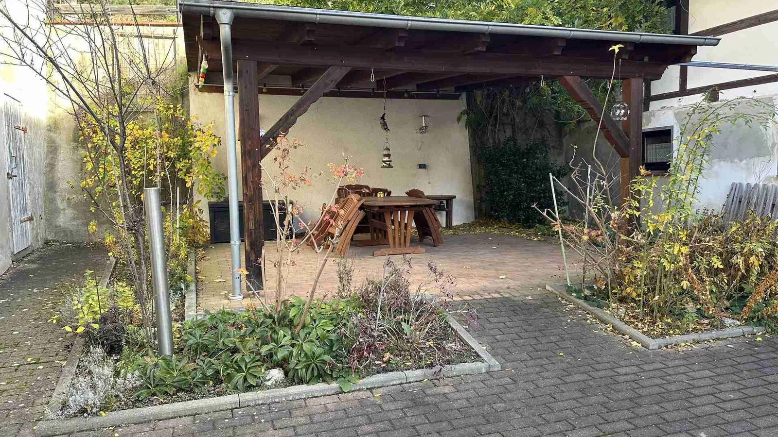 Historisches Fachwerkhaus mit gemütlichem Innenhof und ruhiger Lage in Wendishain.
