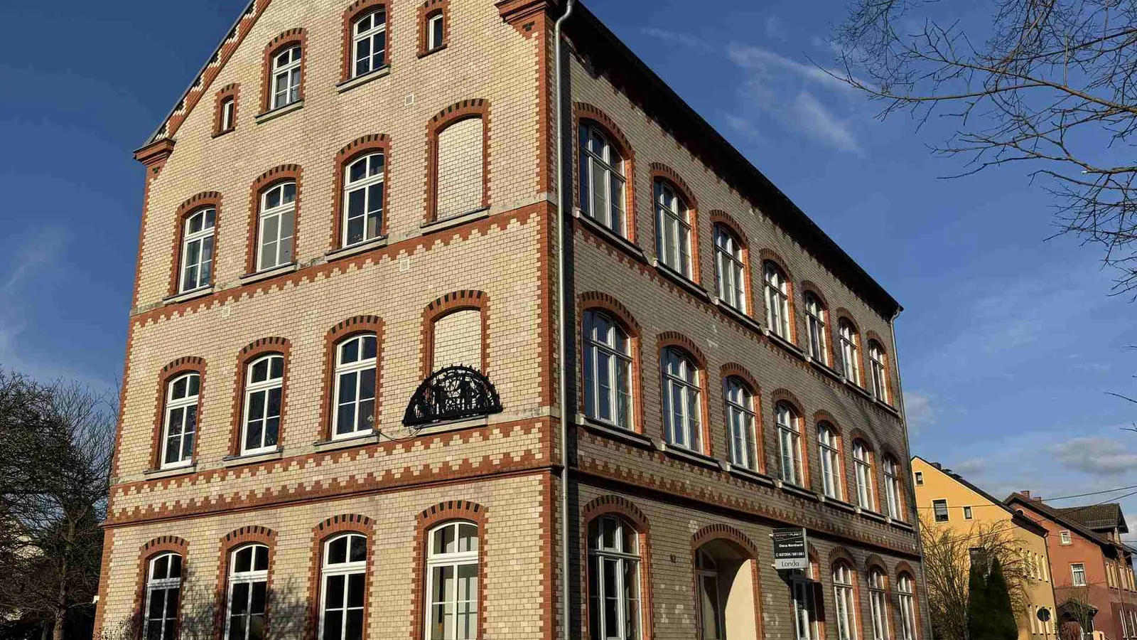 9,44 SOLL-Faktor: Vielseitiges, historisches Wohn- und Geschäftshaus in St. Egidien