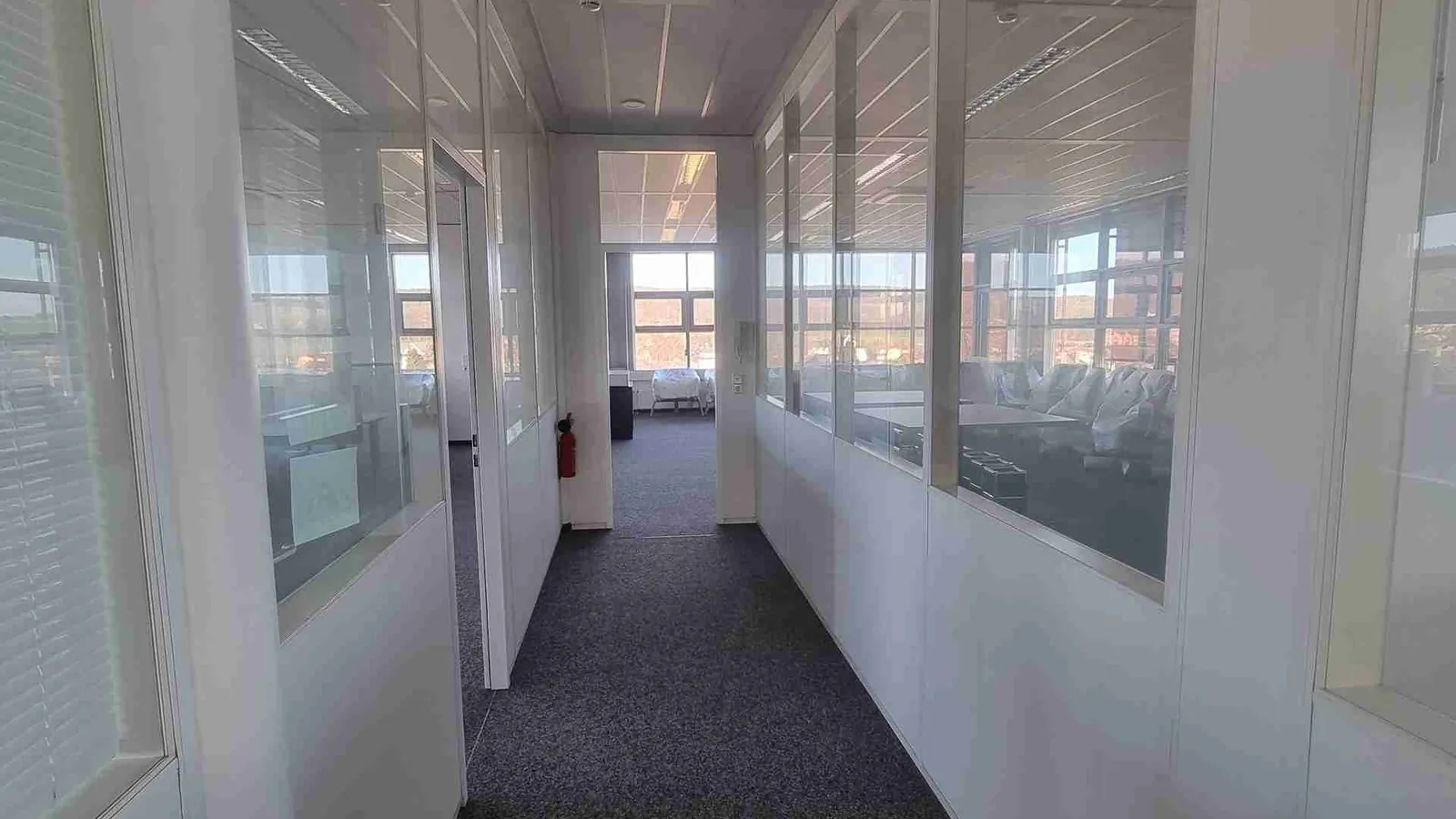 Moderne Gewerbeimmobilie mit Stil · Bürohaus in Grüna