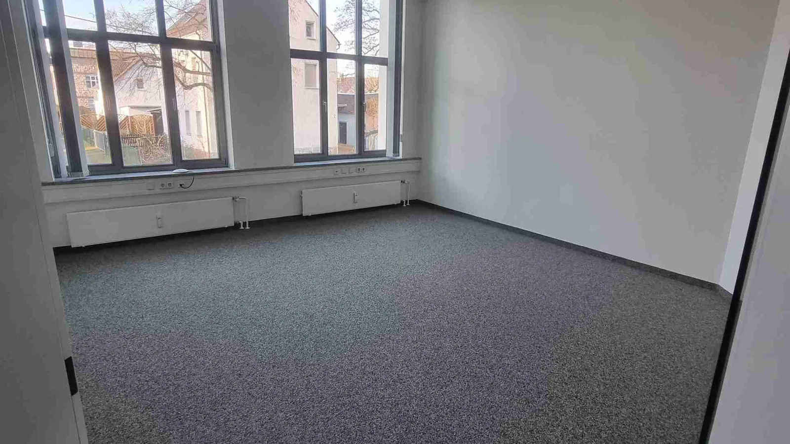 Moderne Gewerbeimmobilie mit Stil · Bürohaus in Grüna