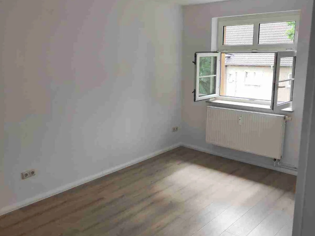 *100 IKEA-Gutschein!* Modern sanierte 2-Zimmer-Wohnung in ruhiger Lage