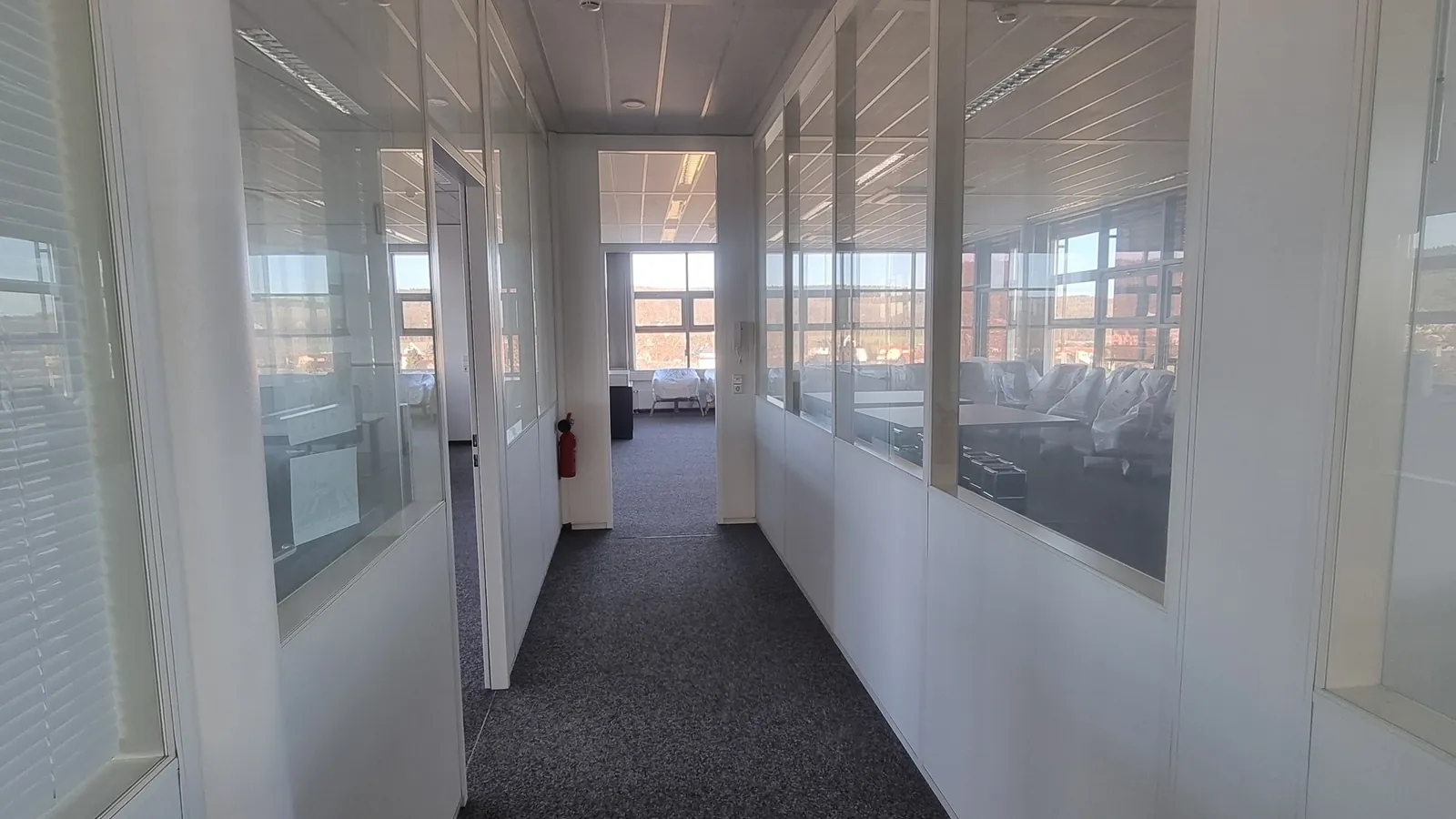 Moderne Gewerbeimmobilie mit Stil · Bürohaus in Grüna