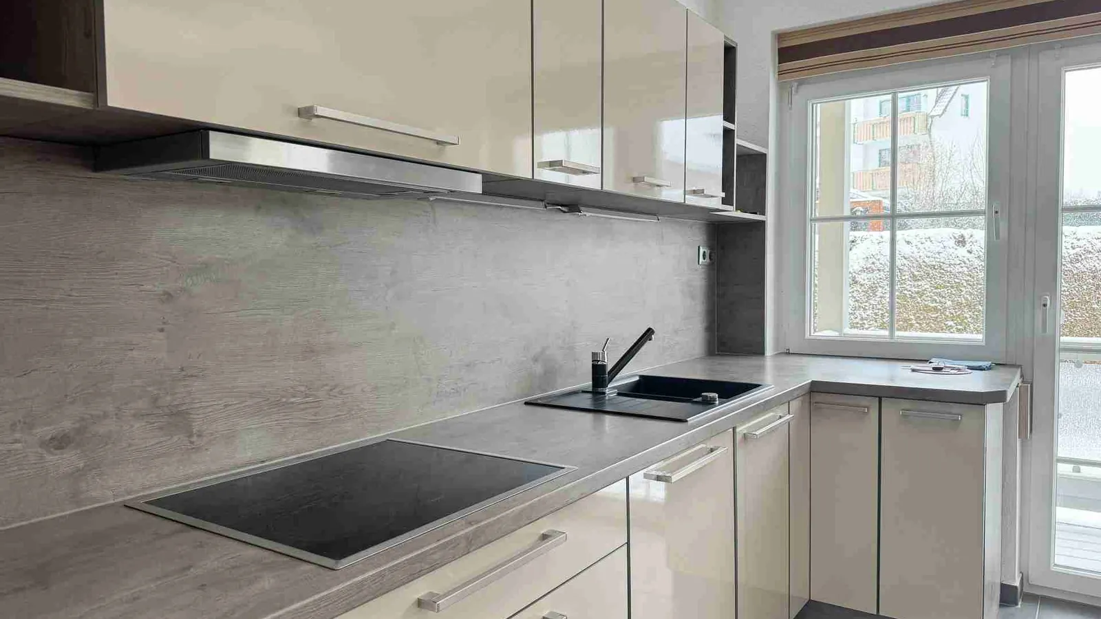 Exklusive, modernisierte 4-Zimmer-Wohnung mit Terrasse, Garten und Garage