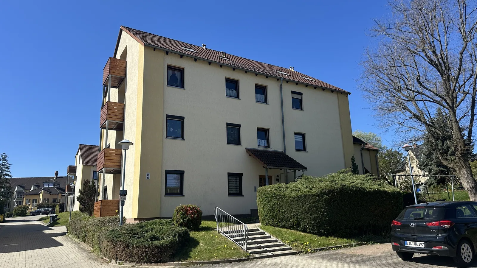 Attraktive Kapitalanlage mit ca. 9,88% Soll-Rendite – 2-Zimmer-Dachgeschosswohnung in Oelsnitz