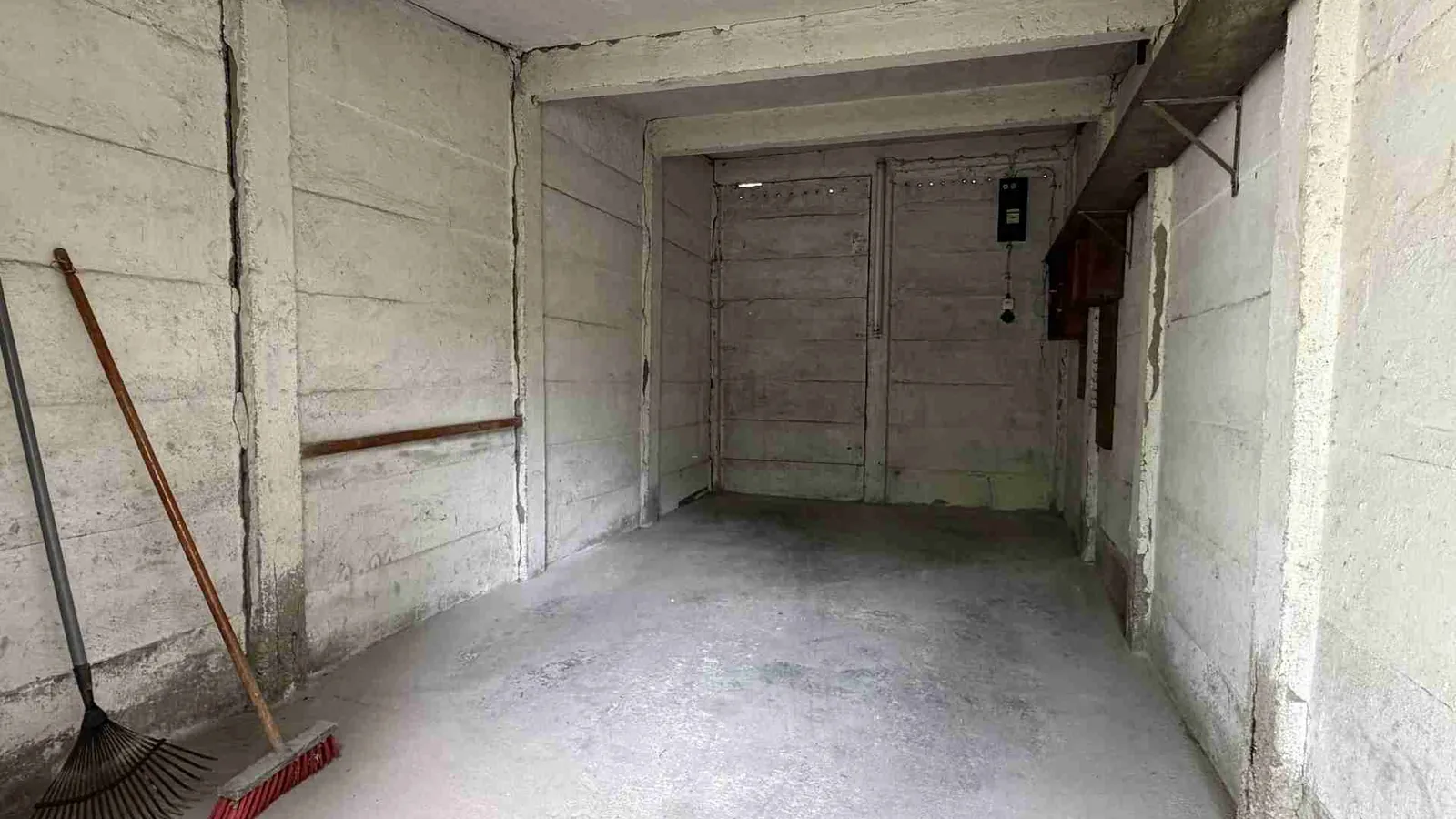 Leerstehende Garage in ruhiger Lage in Chemnitz-Bernsdorf