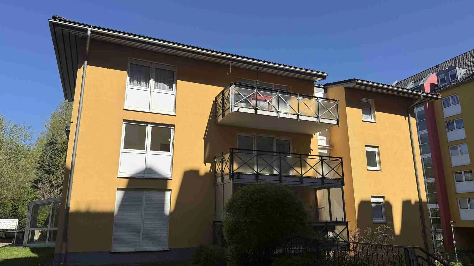 Sanierte 2‑Zimmer-Wohnung mit XXL-Balkon in Schloßchemnitz