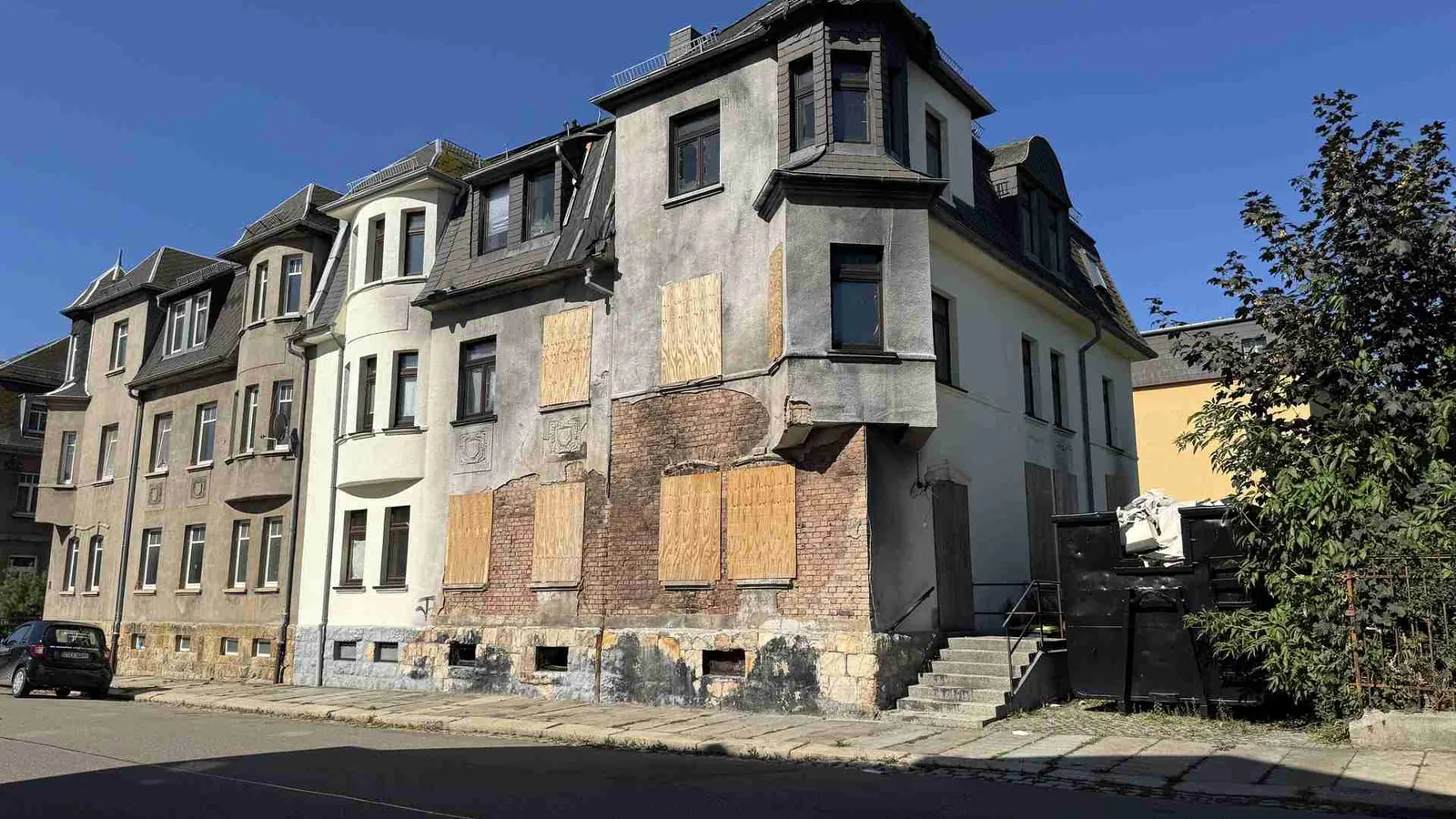 Neue Wohnperspektiven in Limbach-Oberfrohna – Mehrfamilienhaus mit Potenzial