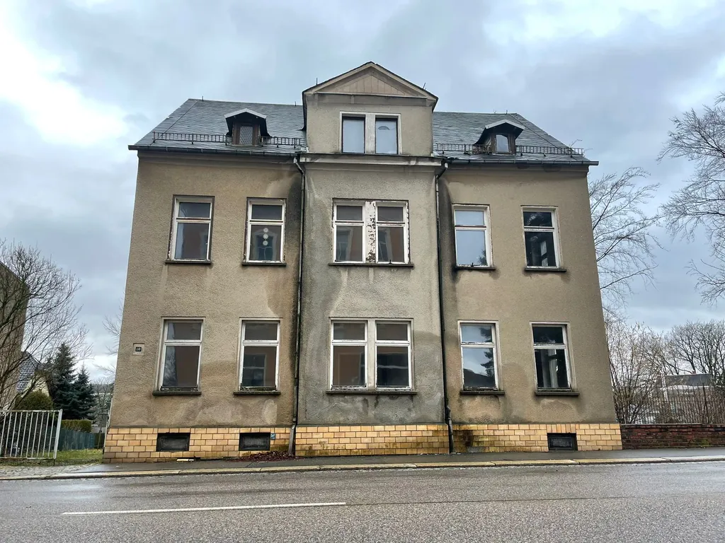 Mehrfamilienhaus in 09212 Limbach-Oberfrohna