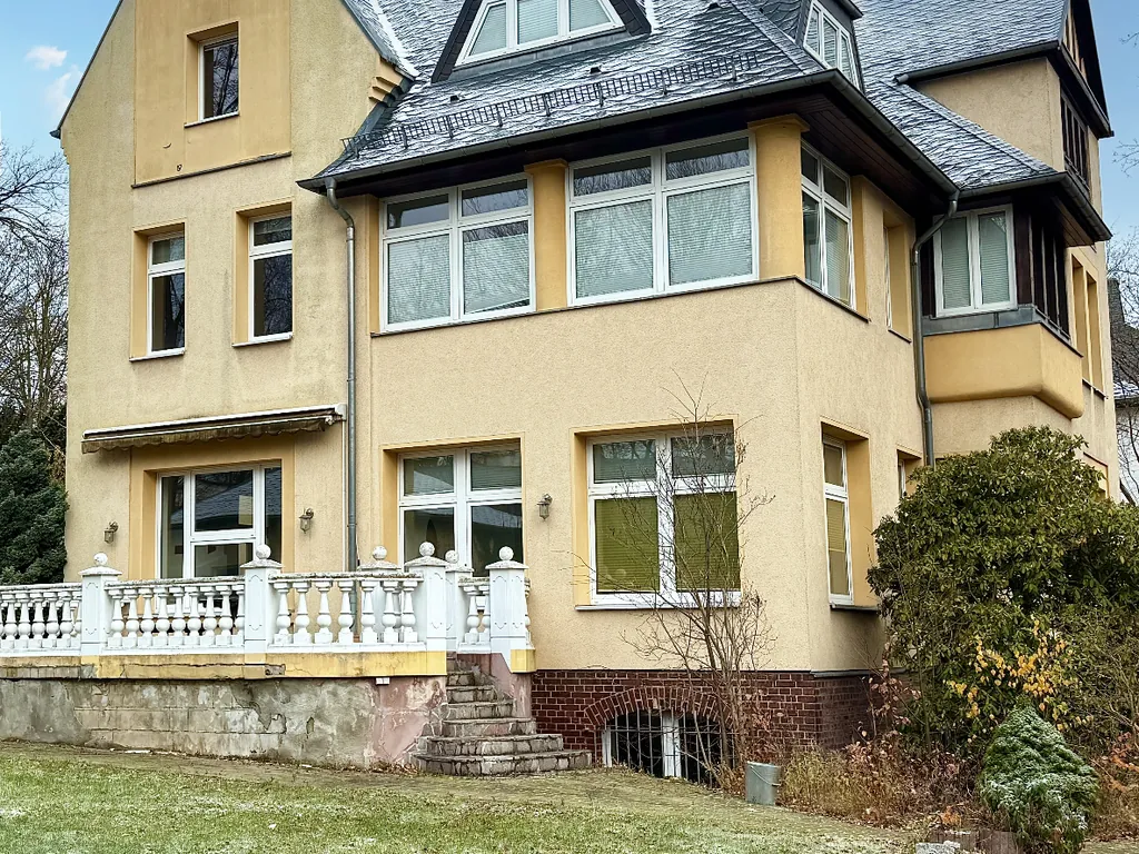 Exklusives Wohnerlebnis: großzügige Stadtvilla mit historischer Ausstattung und Gartenparadies