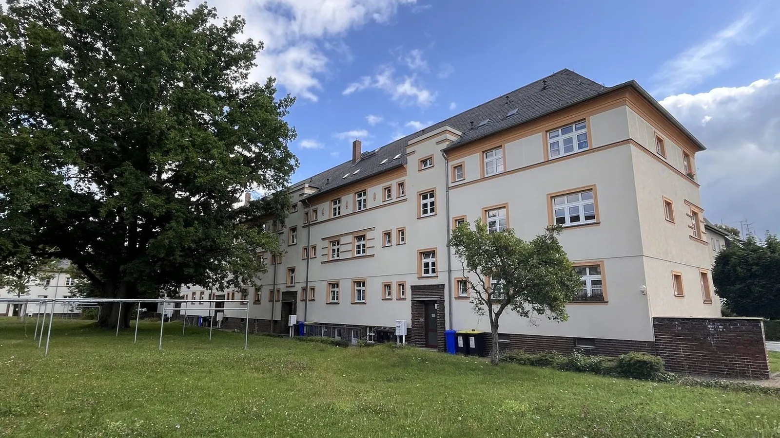 *100 IKEA-Gutschein!* Modern sanierte 2-Zimmer-Wohnung in ruhiger Lage