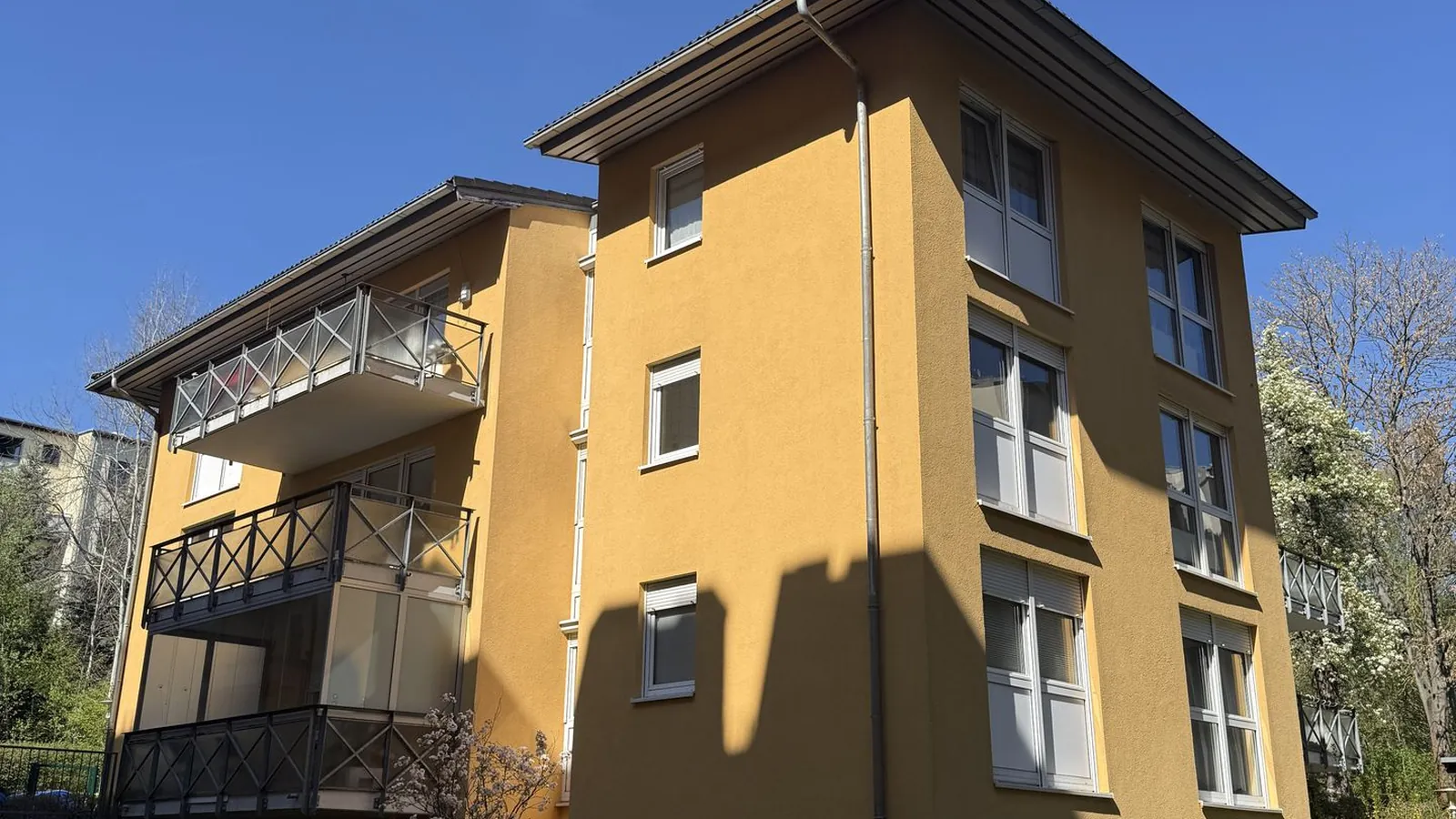Sanierte 2‑Zimmer-Wohnung mit XXL-Balkon in Schloßchemnitz