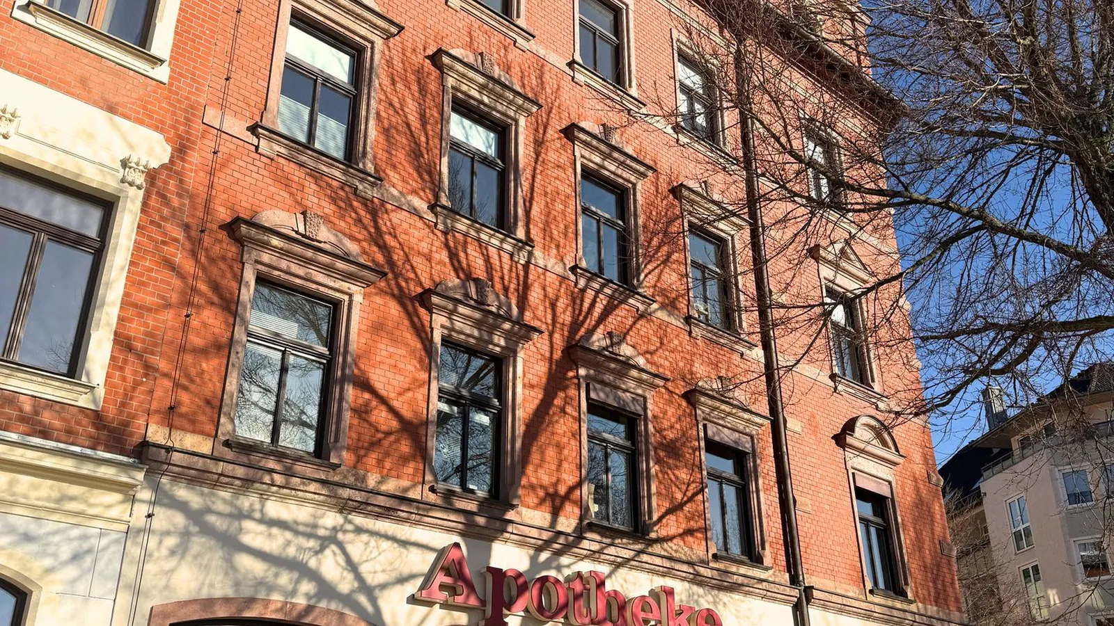 Komfortable 2,5-Raum-Wohnung mit Einbauküche in zentraler Lage von Chemnitz