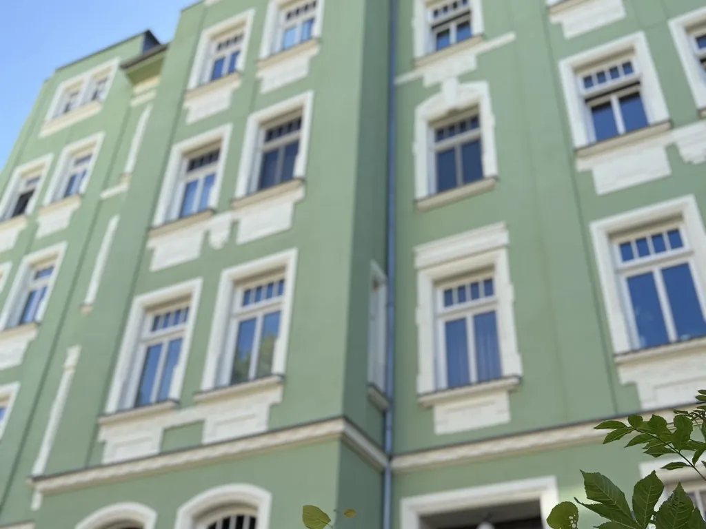 Attraktive 2-Zimmer-Dachgeschosswohnung mit Süd-West-Balkon auf dem Kaßberg