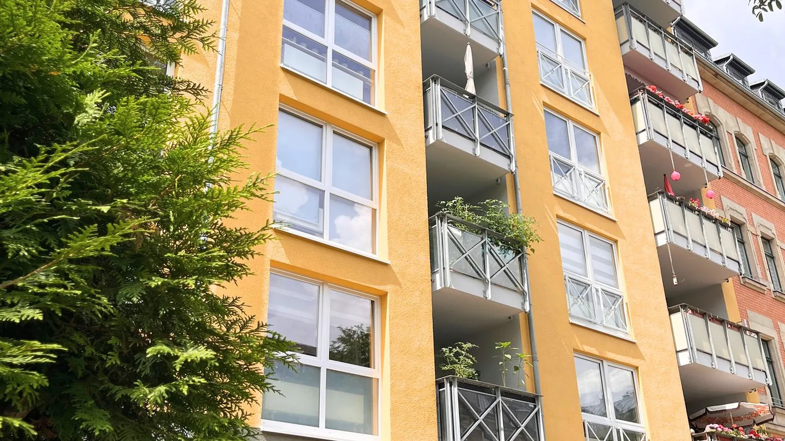 Moderne 2-Zimmer-Wohnung mit Balkon & Einbauküche in ruhiger, zentraler Lage