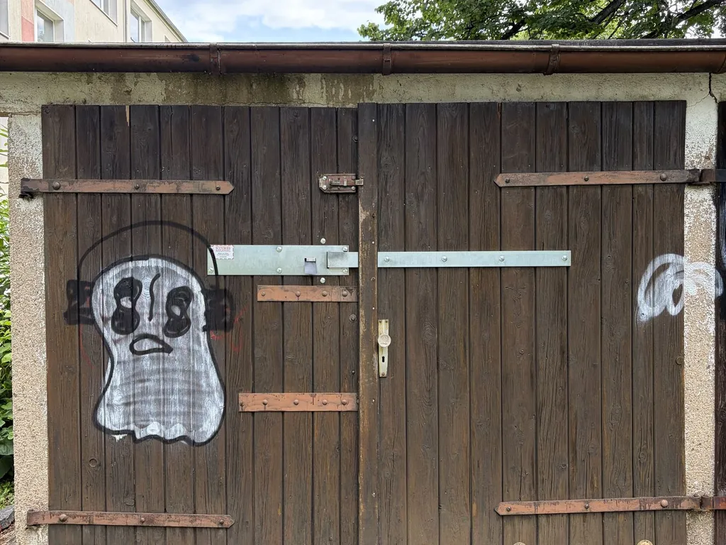Leerstehende Garage in ruhiger Lage in Chemnitz-Bernsdorf