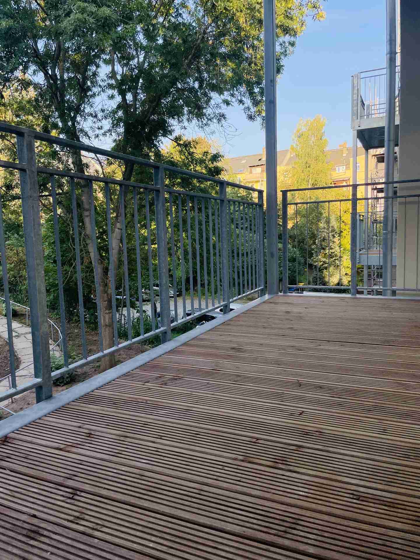 Helle 2,5‑Zimmer-Wohnung mit XXL-Balkon in Schlosschemnitz – frisch saniert