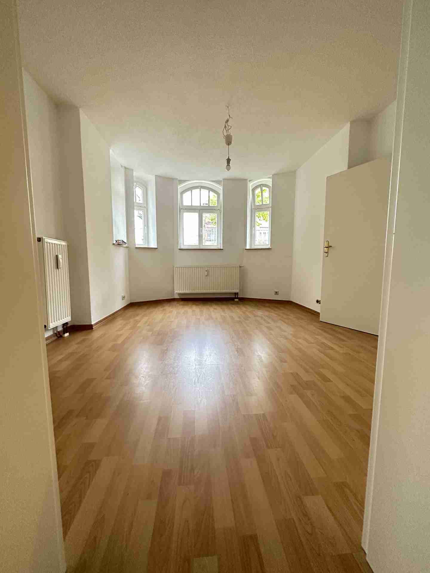 Vielseitige Gewerbeeinheit in Dresden/Trachau: 3 Räume, ideale Nutzung als Büro