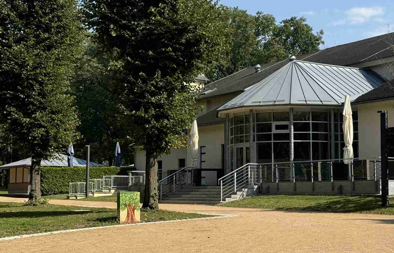 Leben wie in einem Loft: Exklusive 2,5-Raum-Wohnung mit Balkon in bester Lage am Stadtpark