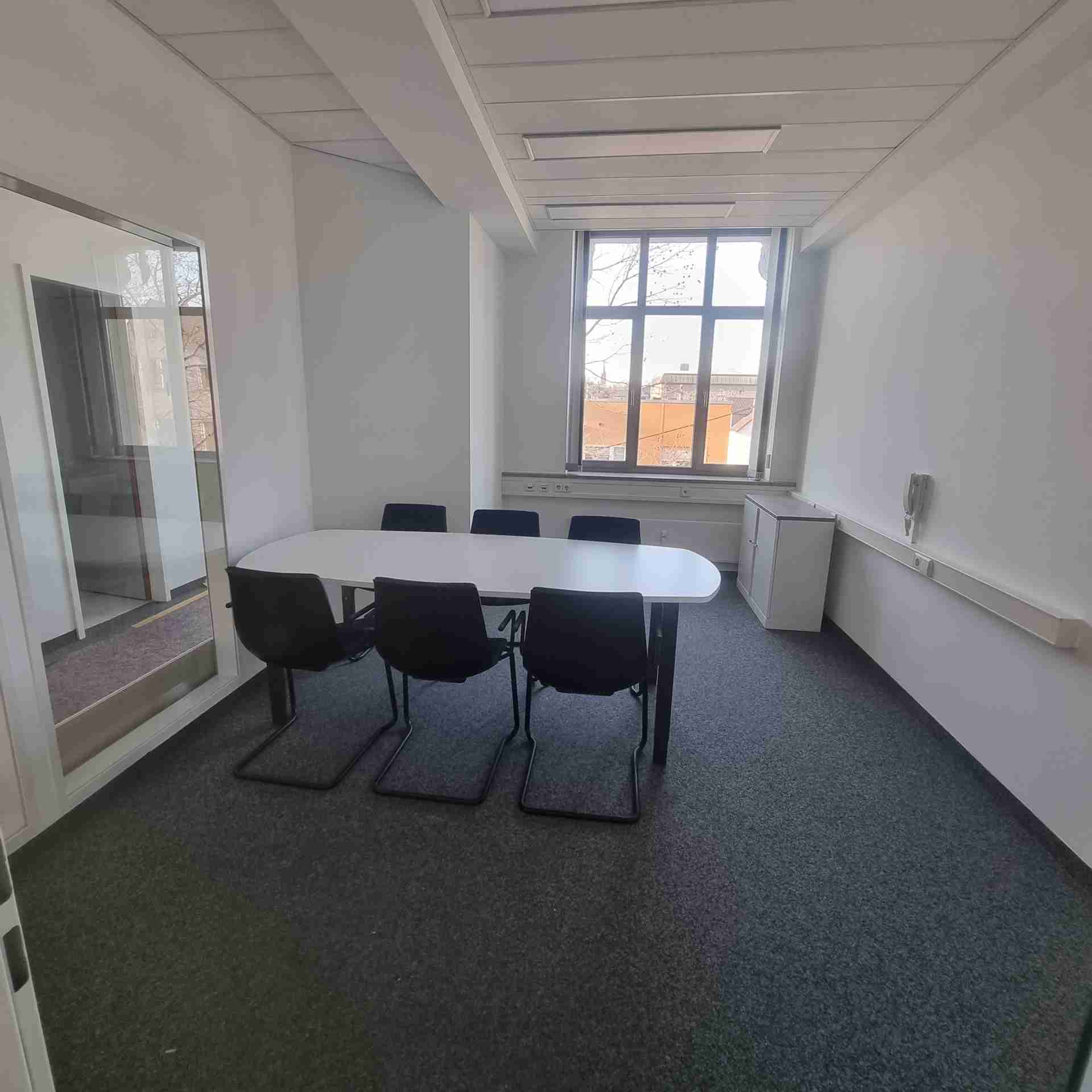 Moderne Gewerbeimmobilie mit Stil – Bürohaus in Grüna