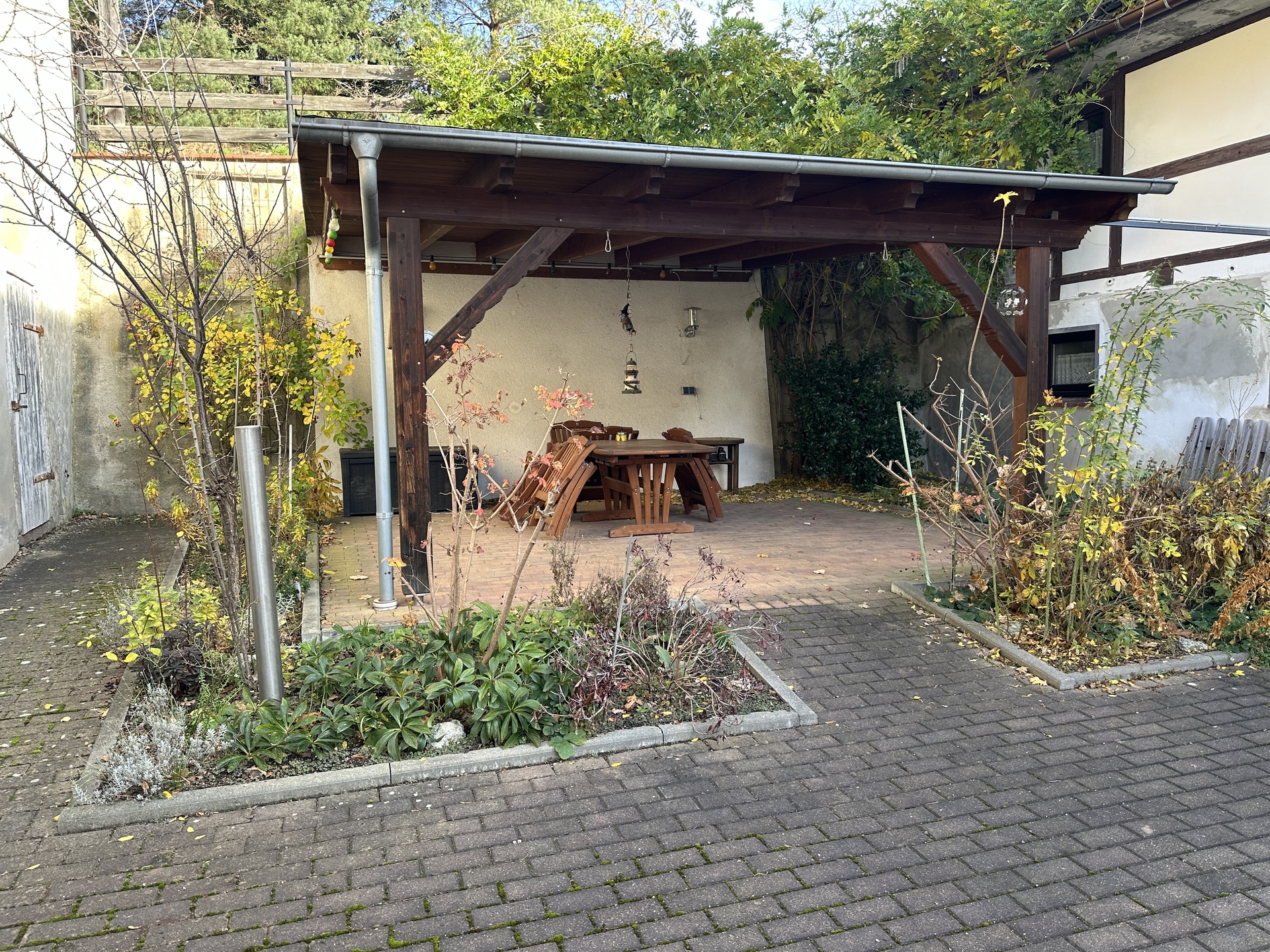 Historisches Fachwerkhaus mit gemütlichem Innenhof und ruhiger Lage in Wendishain.