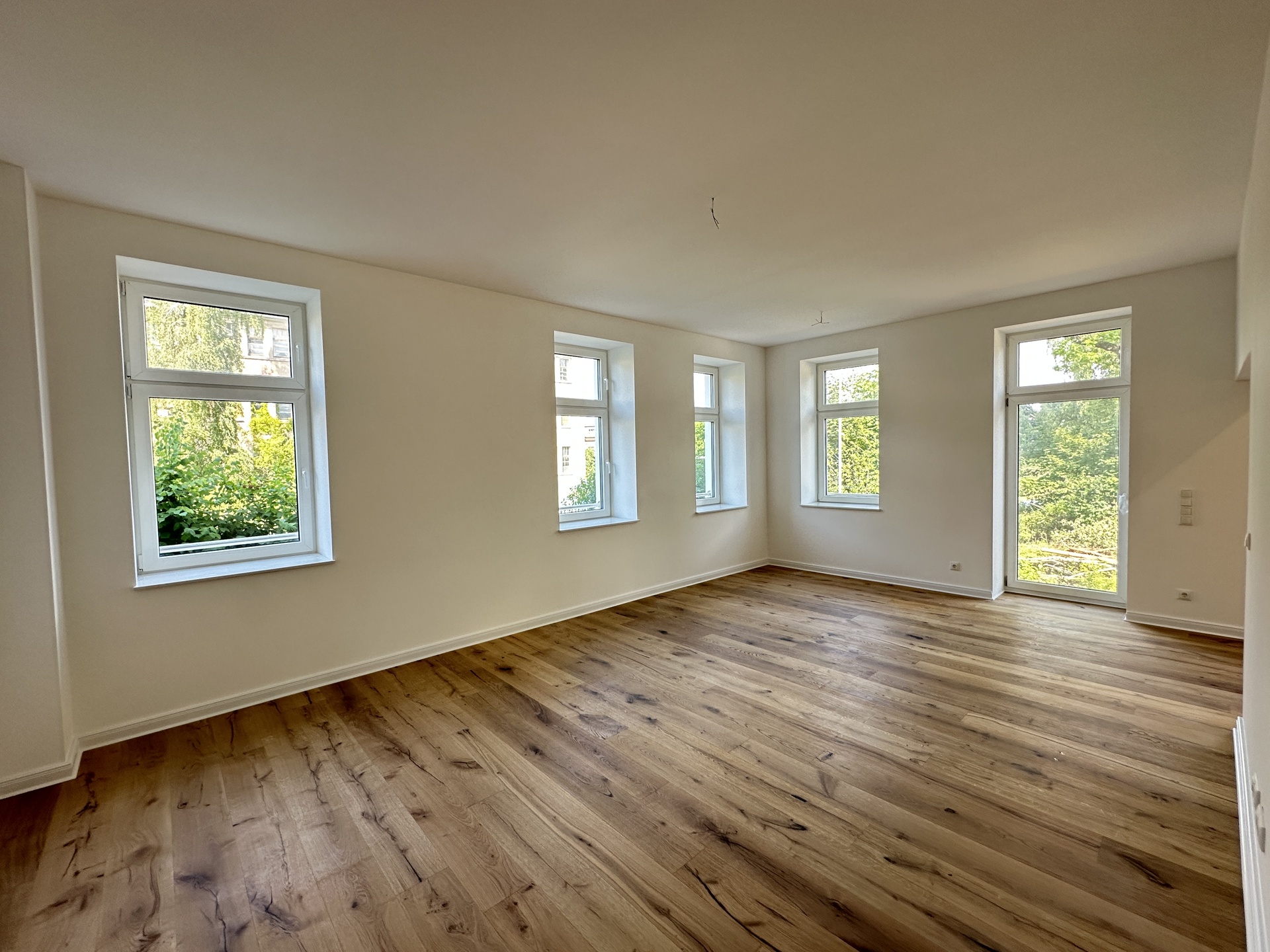 Familien aufgepasst: Wohnen mit Stil & eigenem 120 m² Gartenparadies!