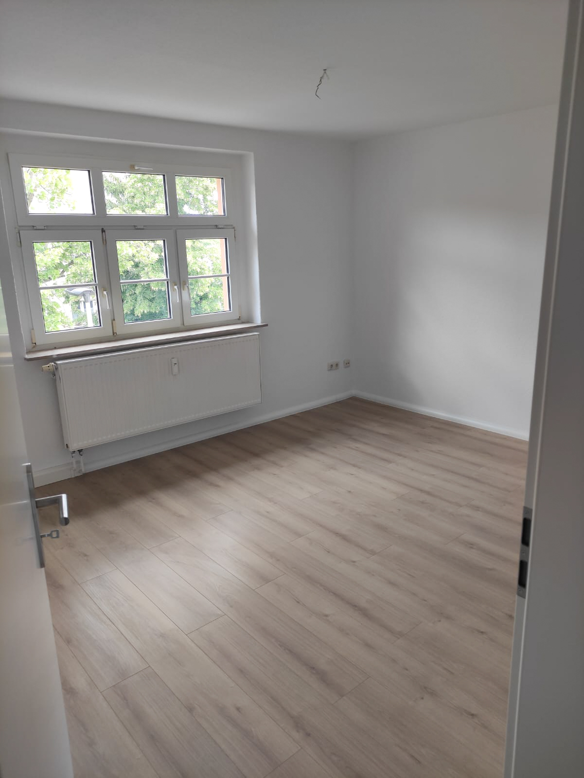 *100 IKEA-Gutschein!* Modern sanierte 2-Zimmer-Wohnung in ruhiger Lage