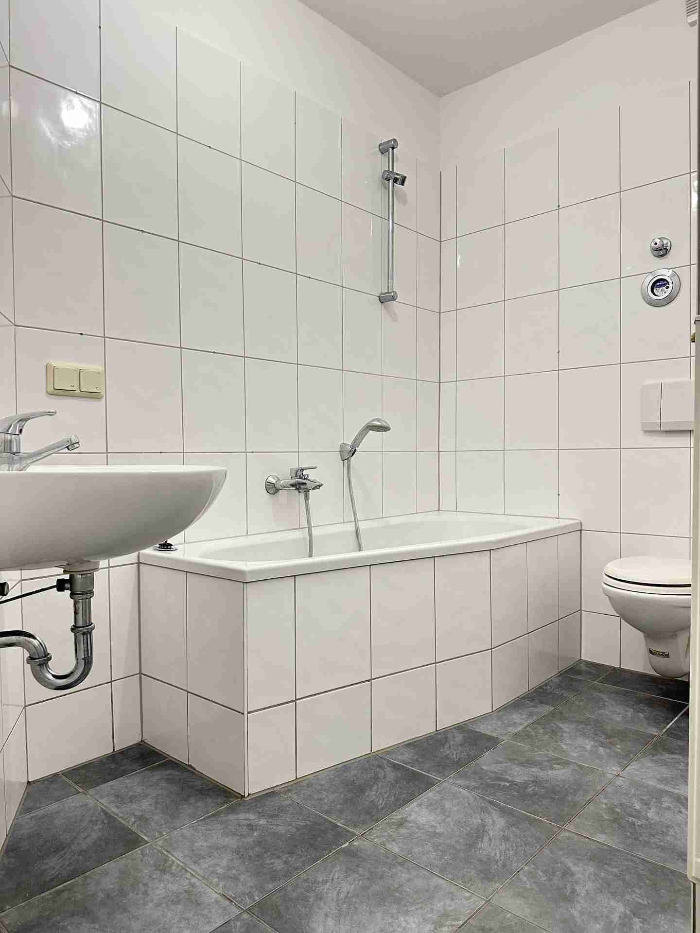 Vielseitige Gewerbeeinheit in Dresden/Trachau: 3 Räume, ideale Nutzung als Büro