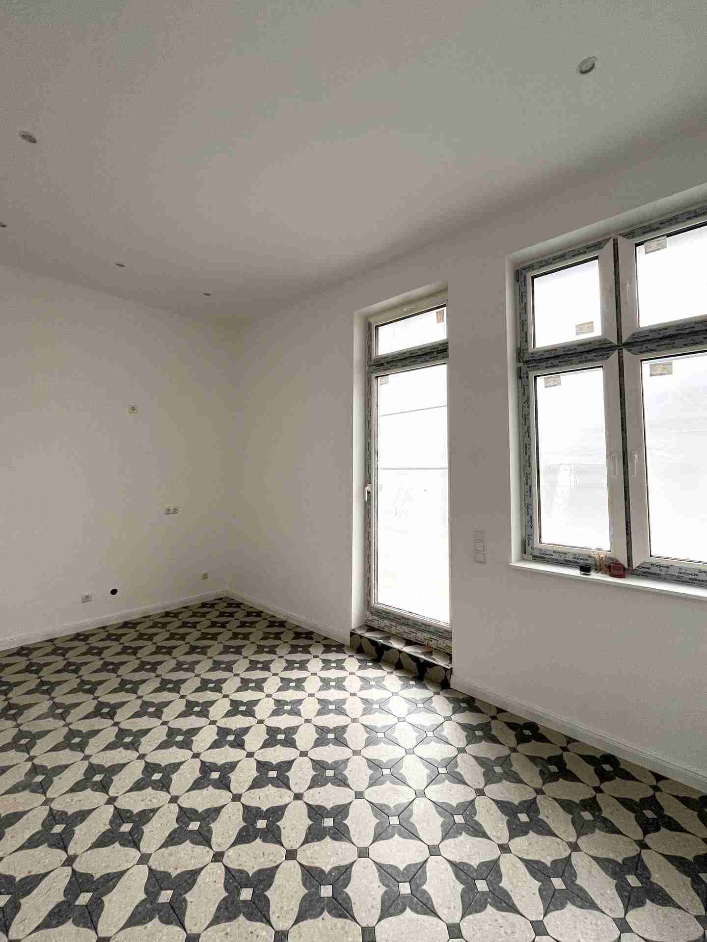 Erstbezug: 2,5-Raum-Wohnung mit XXL-Dachterrasse, Homeoffice-Bereich und Ankleide