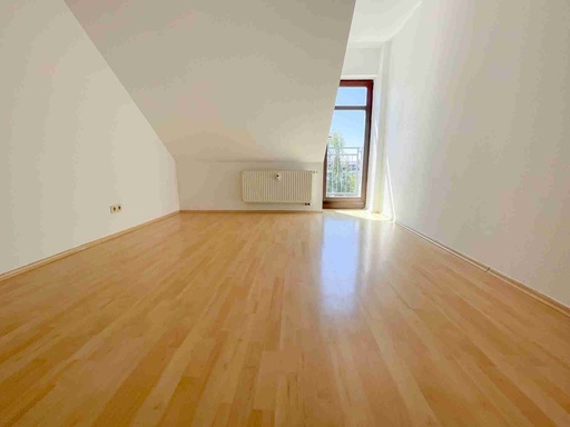 Charmante Dachgeschosswohnung mit Balkon und Tageslichtbad – Ihr gemütliches Zuhause wartet auf Sie!