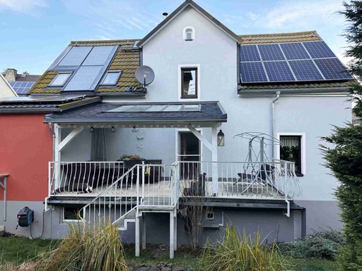 Einfamilienhaus mit Solar- und Photovoltaikanlage sowie Pelletheizung in naturnaher Umgebung