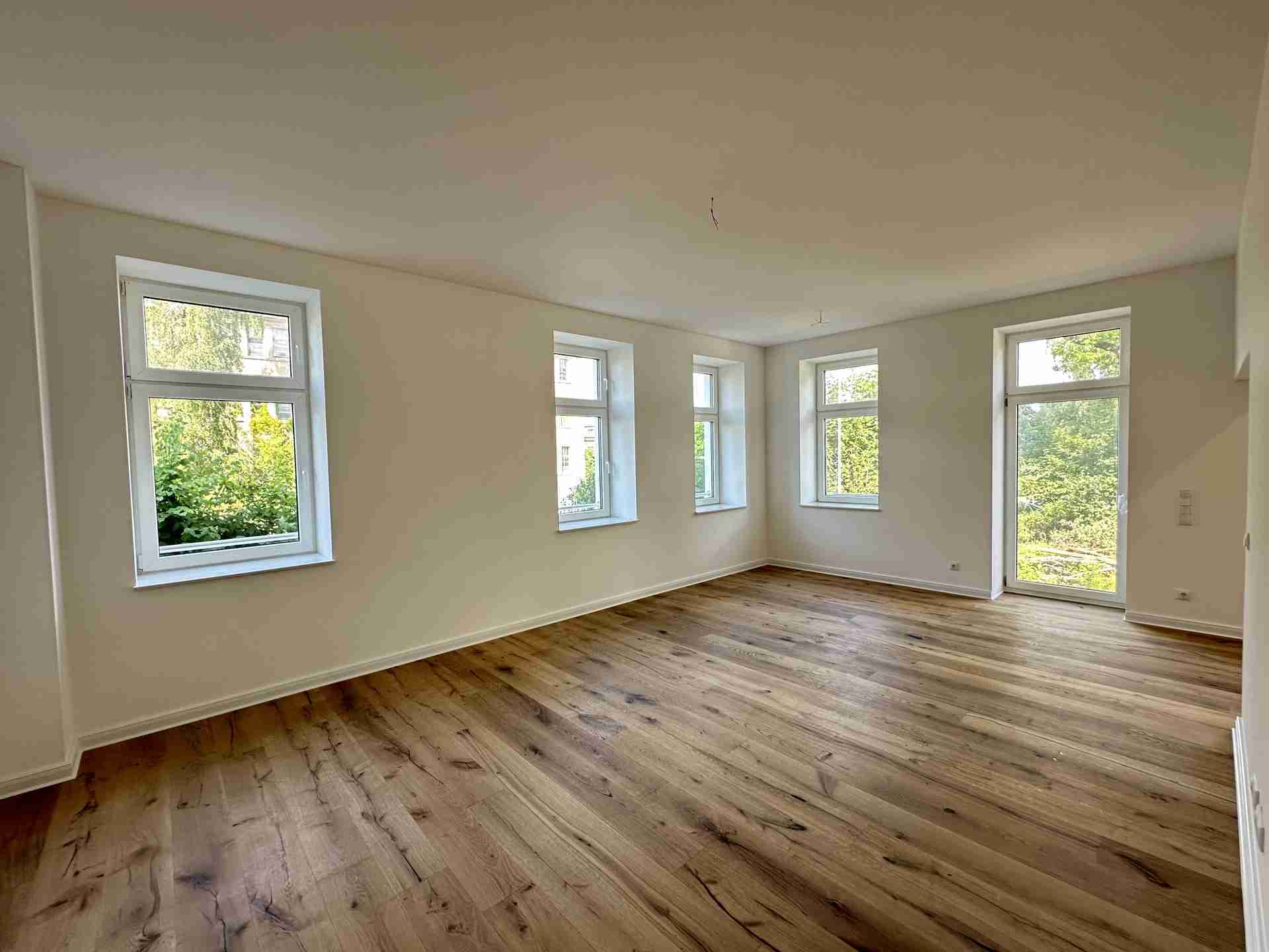 Familien aufgepasst: Wohnen mit Stil & eigenem 120 m² Gartenparadies!