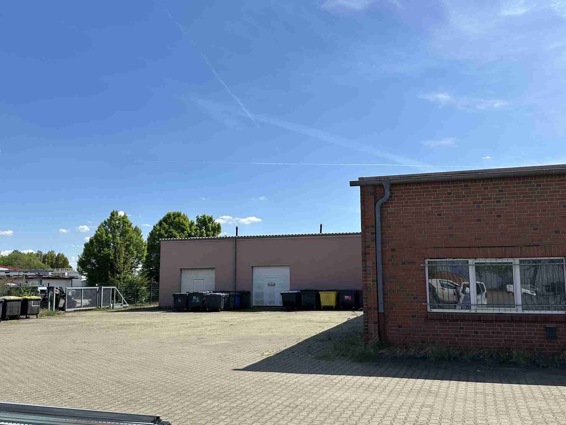 Gewerbegrundstück mit Hallen-, Büro- und Sozialflächen – Flexibel nutzbares Areal