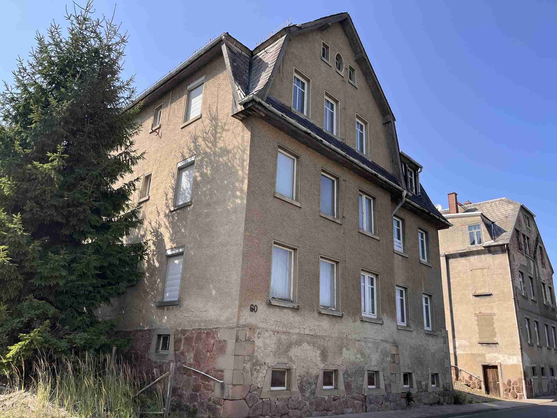 Attraktives Sanierungsobjekt mit großem Potenzial – Mehrfamilienhaus in Limbach-Oberfrohna