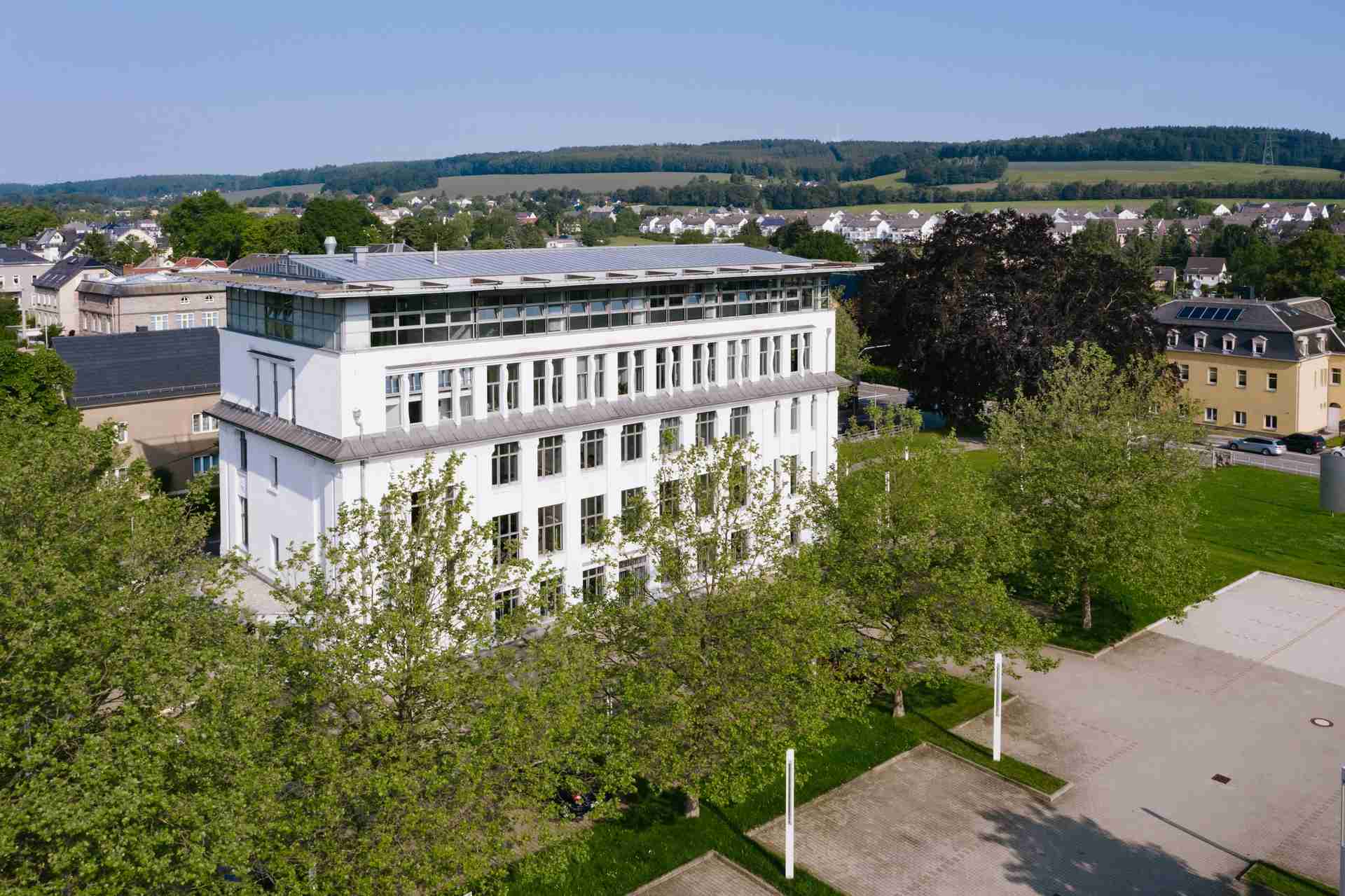 Moderne Gewerbeimmobilie mit Stil – Bürohaus in Grüna