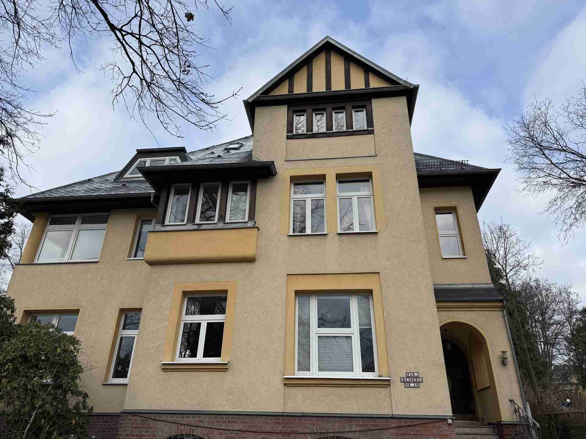 Exklusives Wohnerlebnis: großzügige Stadtvilla mit historischer Ausstattung und Gartenparadies