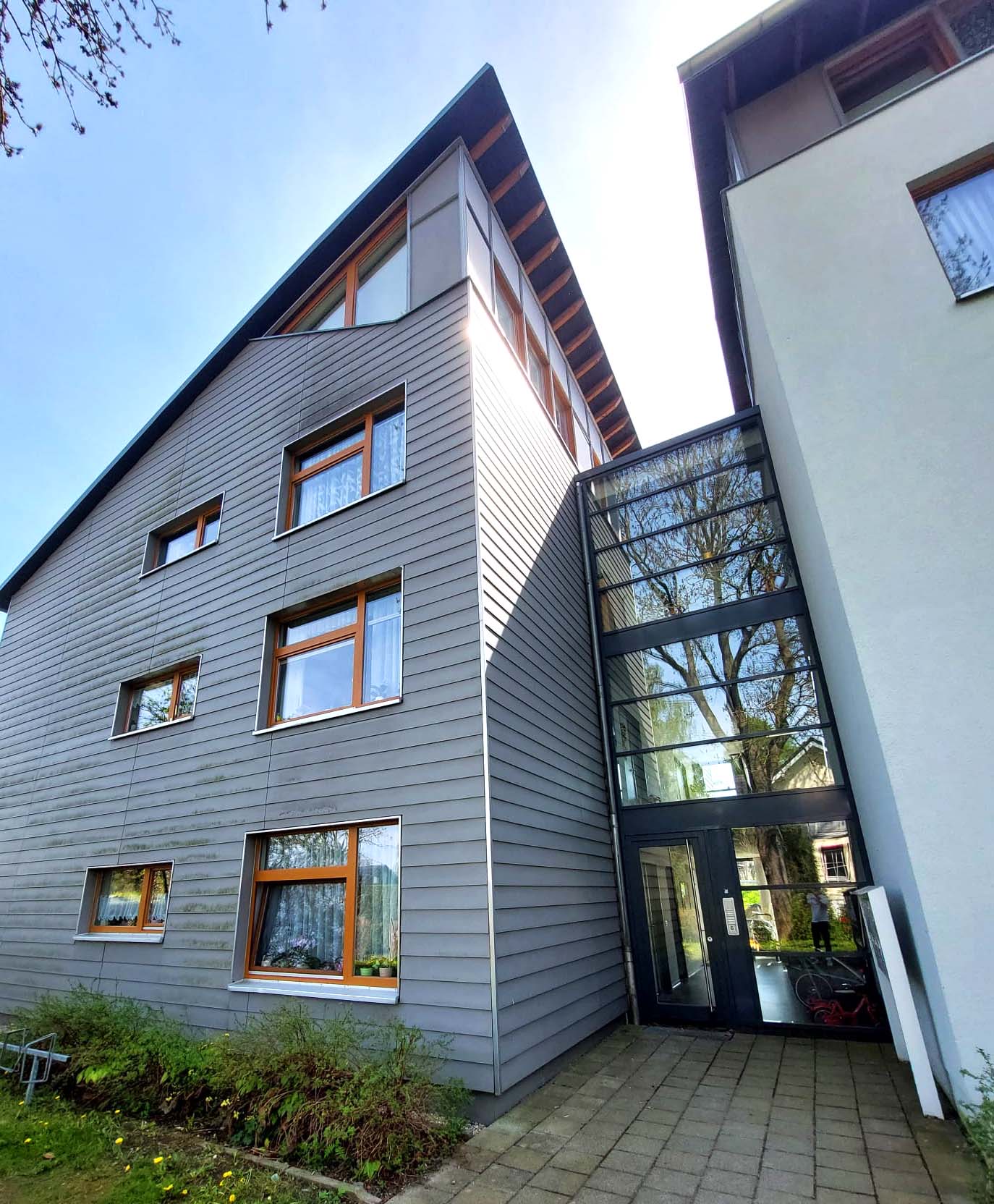 HOCHWERTIGES, VOLLVERMIETETES MEHRFAMILIENHAUS IN CHEMNITZ