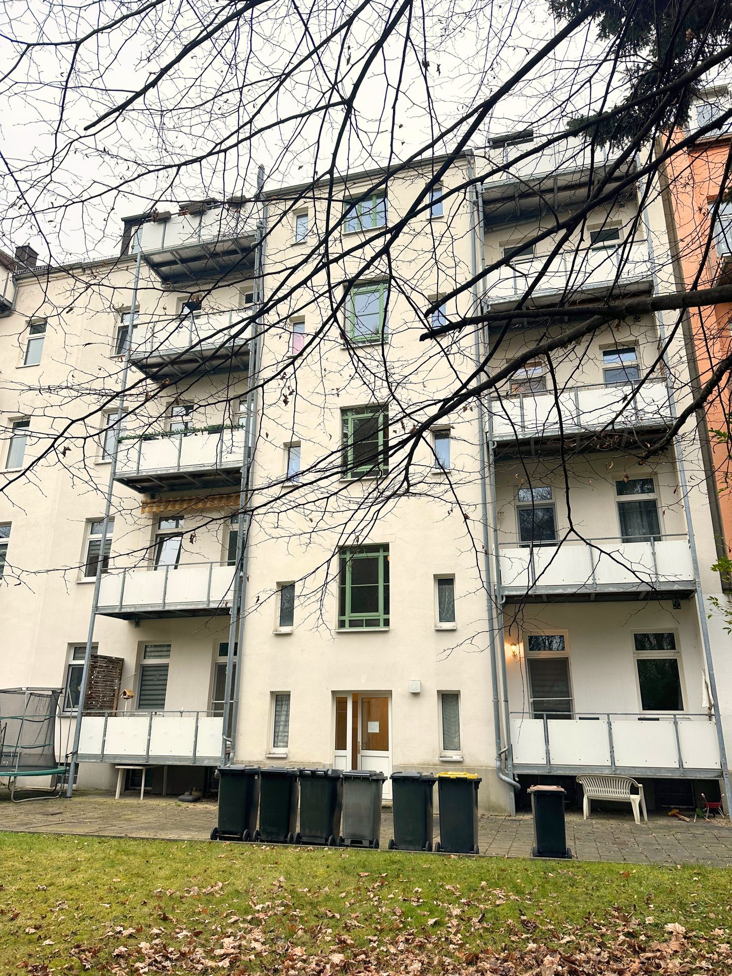 Charmante 3-Zimmer-Eigentumswohnung im denkmalgeschützten Altbau