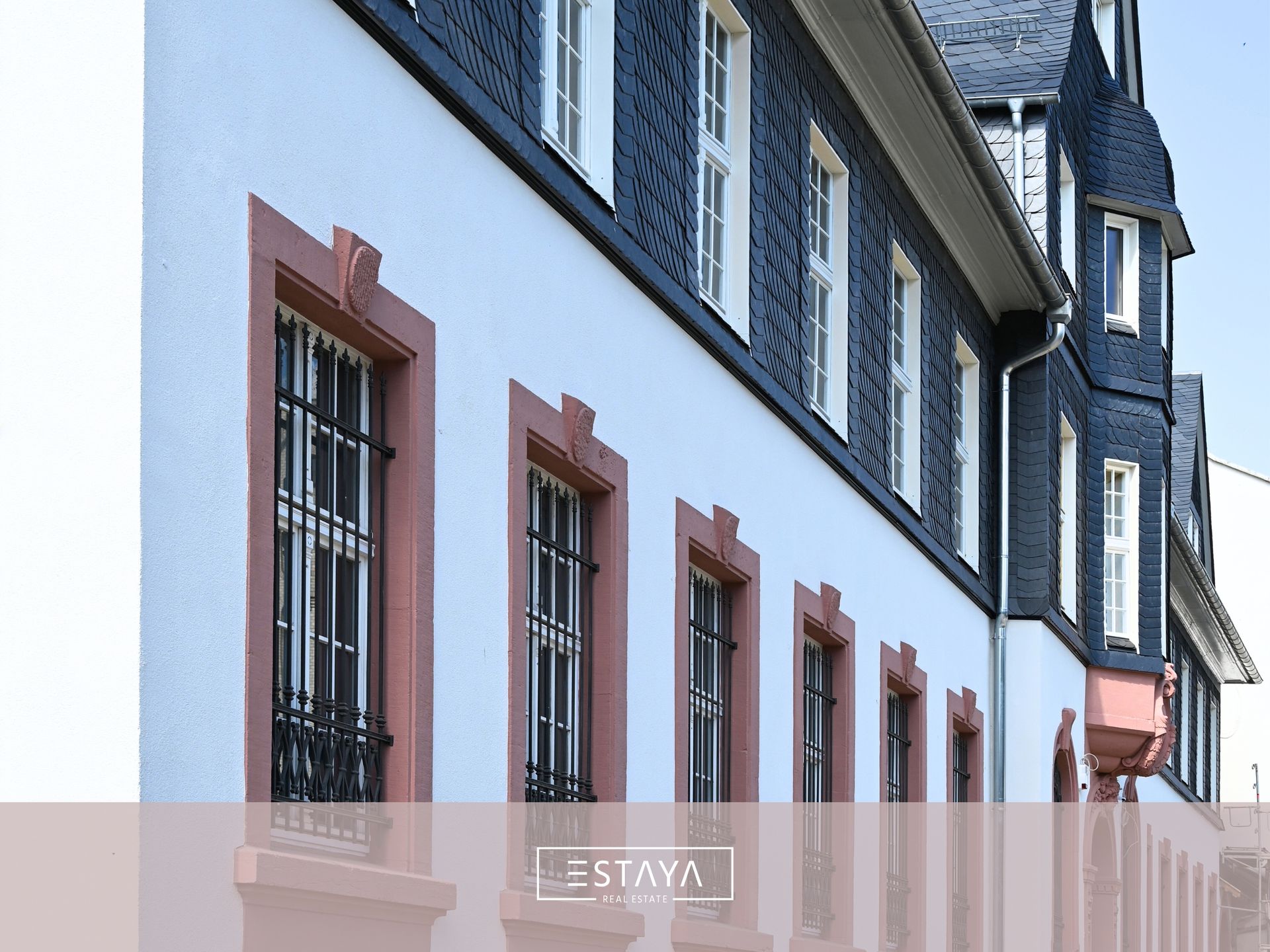 Erstbezug: 5,5-Raum-Wohnung mit XXL Dachterrasse und großen Kinderzimmern mit Schlafebene