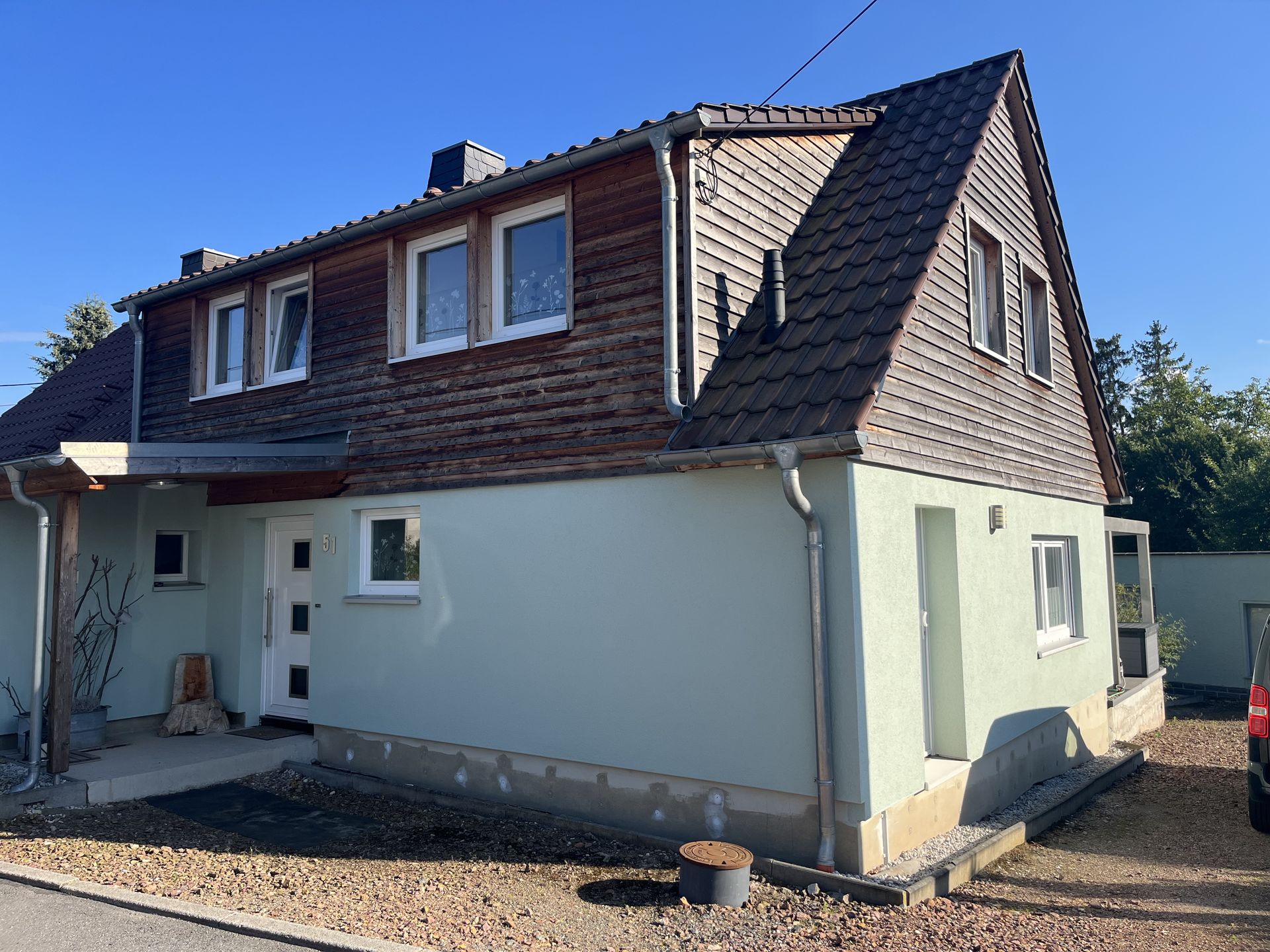 Charmantes Einfamilienhaus mit großzügigem Garten und modernen Extras