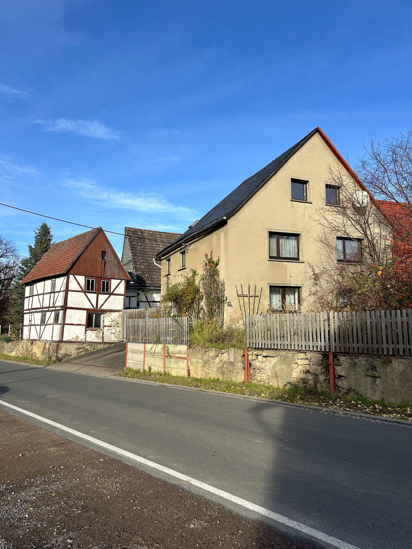 Historisches Fachwerkhaus mit gemütlichem Innenhof und ruhiger Lage in Wendishain.