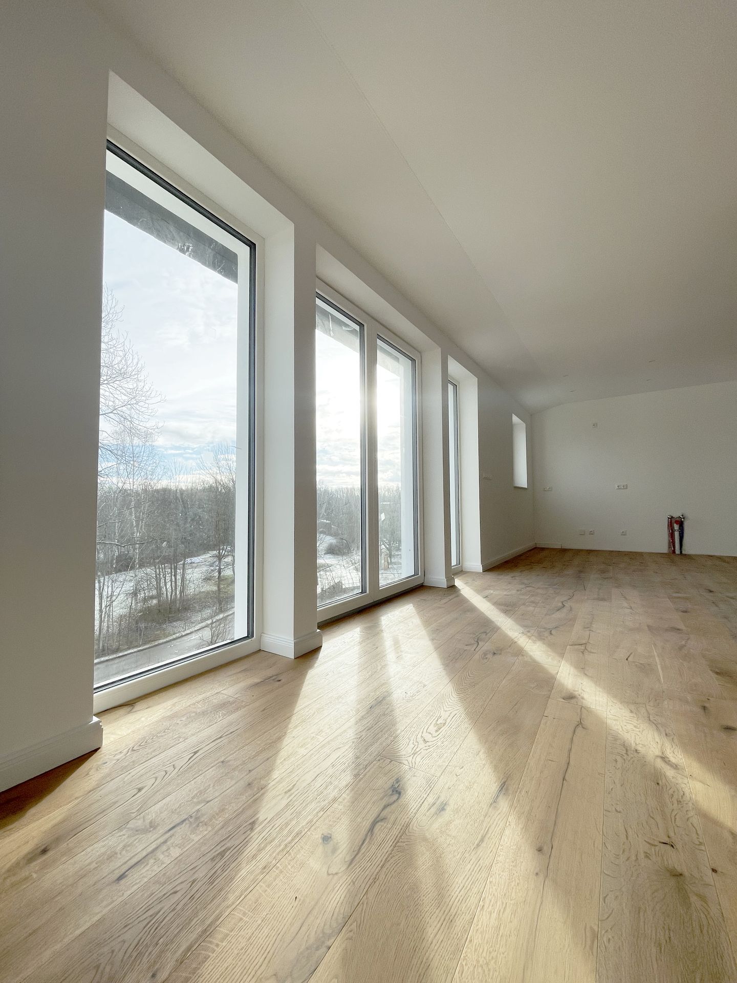Helle 4,5-Raum-Wohnung mit hochwertiger Ausstattung und großzügigen Balkon
