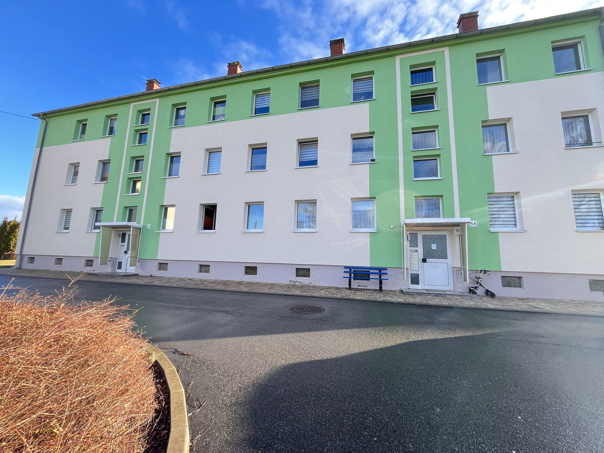 *1 Monat kaltmietfrei* Renovierte 2-Zimmer-Wohnung mit Blick auf das Schloss Wolkenburg in ruhiger, naturnaher Lage
