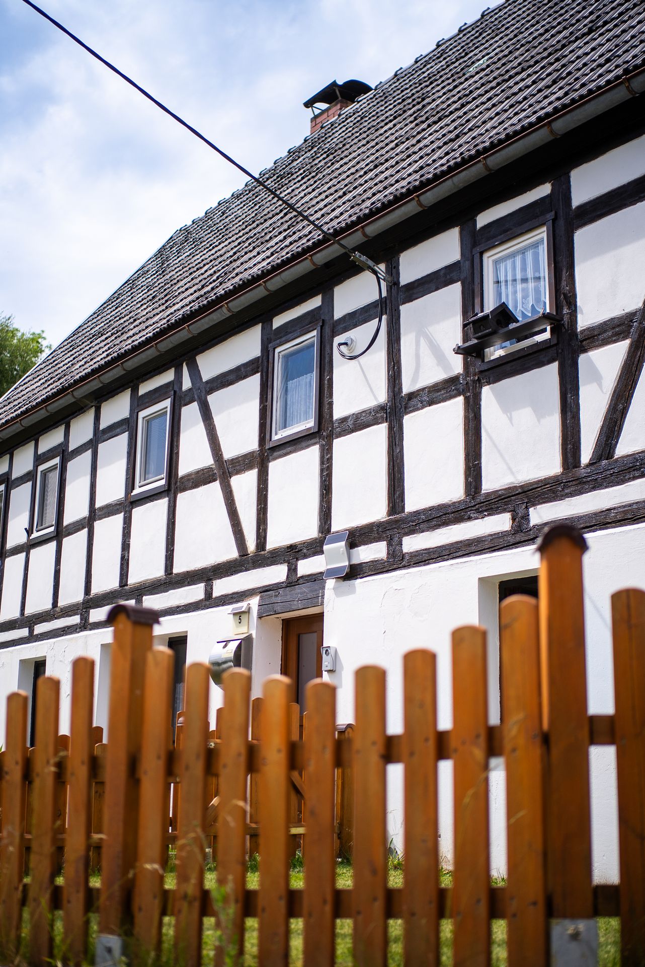 Fachwerkhaus mit Herz: Familienfreundlich, teilsaniert & förderfähig – Heizungsanlage 2019 erneuert!