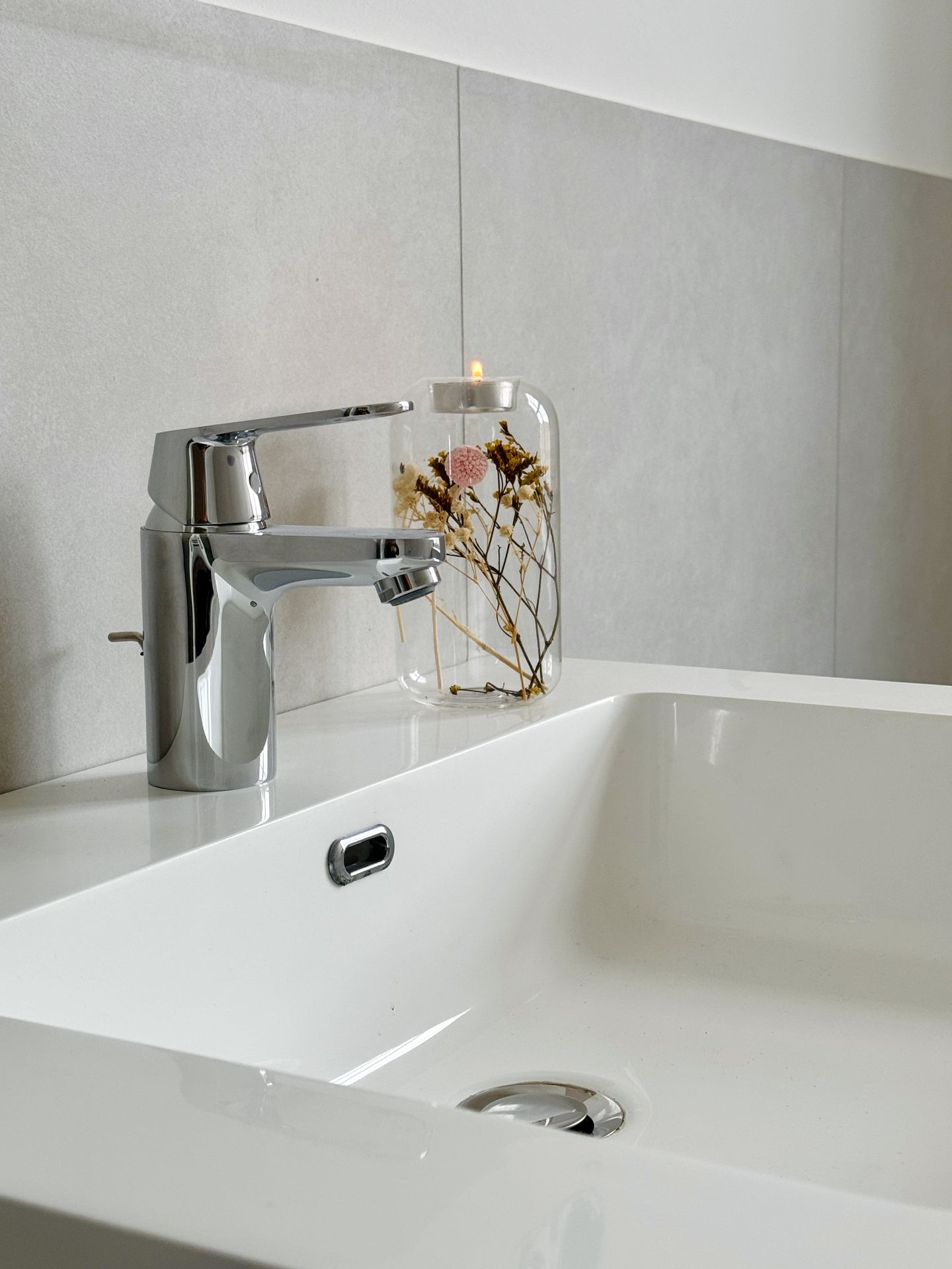 Lichtdurchflutete 4,5-Raum-Wohnung mit hochwertiger Ausstattung und zwei Außenstellplätzen!