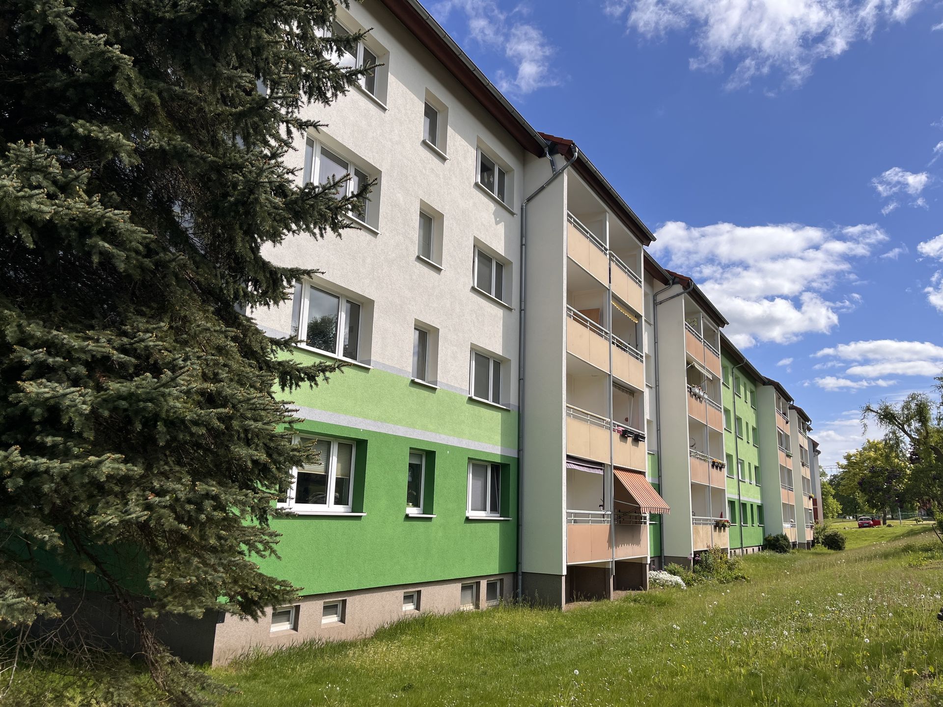 Bezugsfreie 2-Zimmer-Wohnung direkt am grünen Hohen Hain