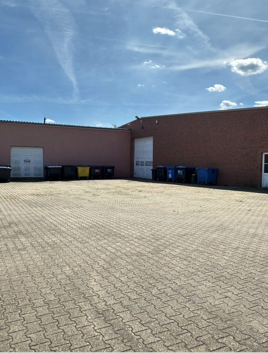 Gewerbegrundstück mit Hallen-, Büro- und Sozialflächen – Flexibel nutzbares Areal