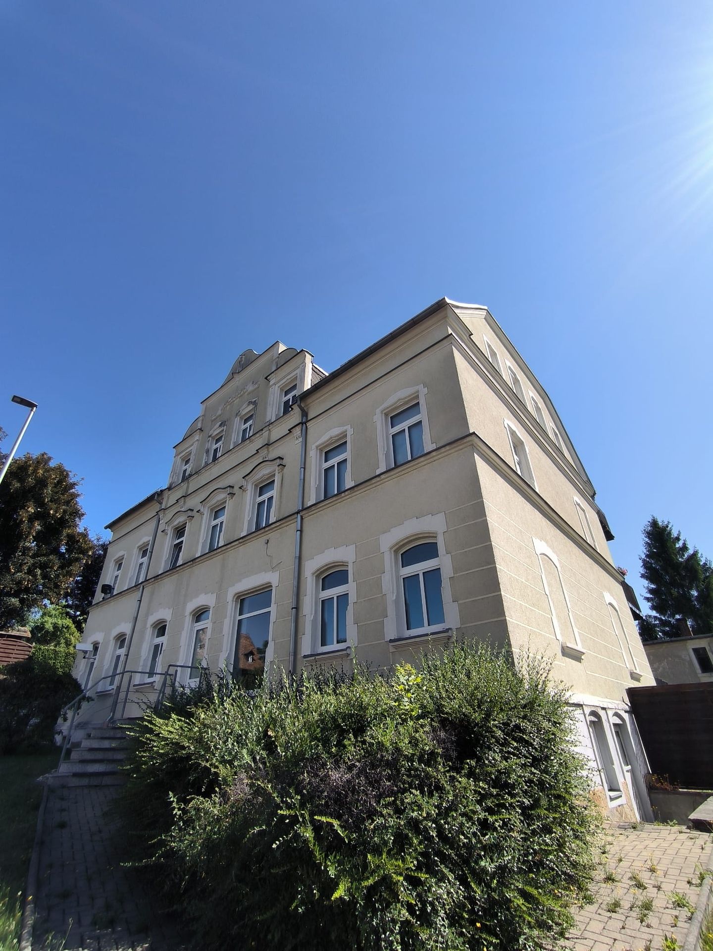 Weihnachts-Special in Rabenstein! | 2 Monate kaltmietfrei | Top-Gewerbeeinheit | Stellplätze