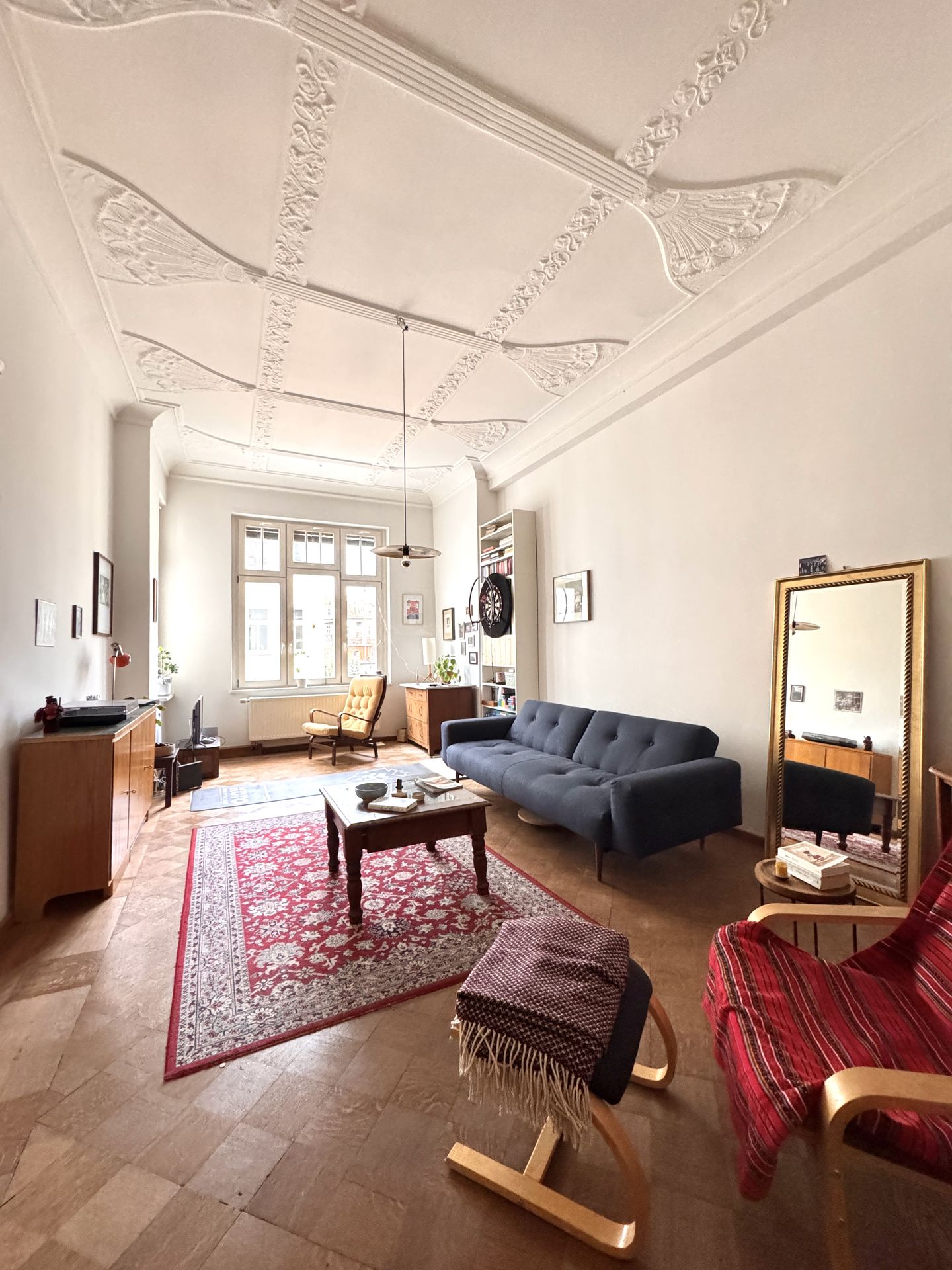 Elegante Altbauwohnung in Top-Lage · Stilvolle 4-Zimmer-Wohnung im denkmalgeschützten Altbau